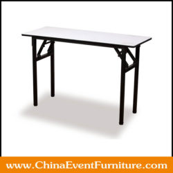 Foldable banquet table