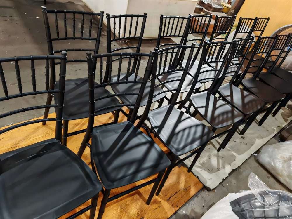 wholesale resin black chiavari chairs for weddings