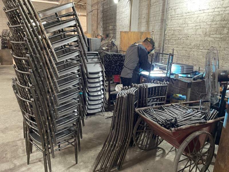 wholesale stackable Steel Chiavari Chairs for weddings