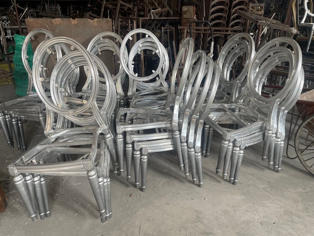 commercial quality stackable Louis xvi chairs factory in China